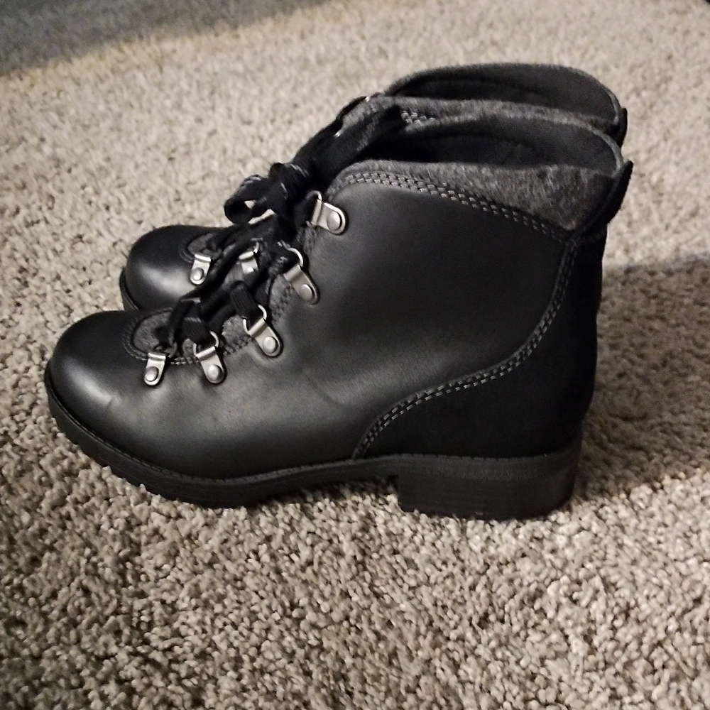 Black and grey leather Boots